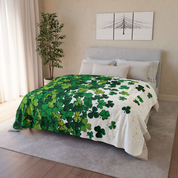 Lucky Shamrocks Green Plush Sherpa Throw Blanket