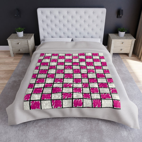 Checkered White & Pink Chic Couch Throw Blanket