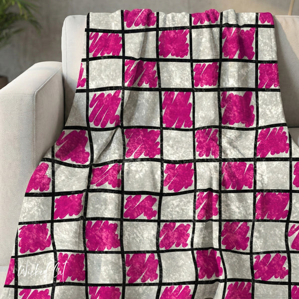 Checkered White & Pink Chic Couch Throw Blanket