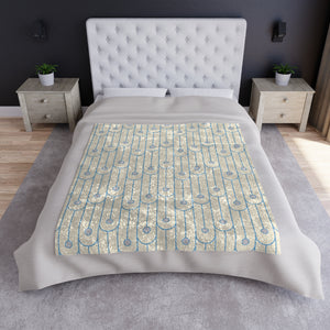 Soft sherpa blanket with 'Blue & White Art Deco Decorative Throw' design