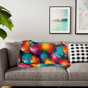Soft sherpa blanket with 'Bouncy Balls' design