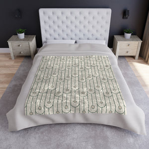 Soft sherpa blanket with 'Green & White Art Deco Decorative Throw' design