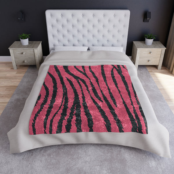 Pink & Black Tiger Print Chic Couch Throw Blanket