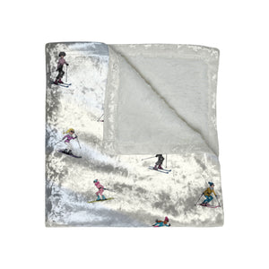 Chic Skiers Decorative Winter Throw Blanket