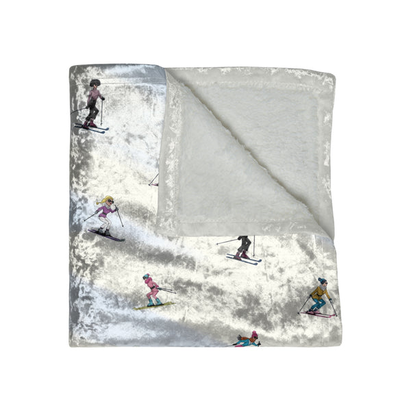 Chic Skiers Decorative Winter Throw Blanket