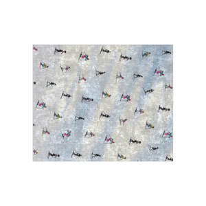 Chic Skiers Decorative Winter Throw Blanket
