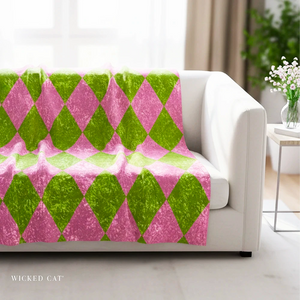 Soft sherpa blanket with 'Pink & Green Harlequin Decorative Throw' design
