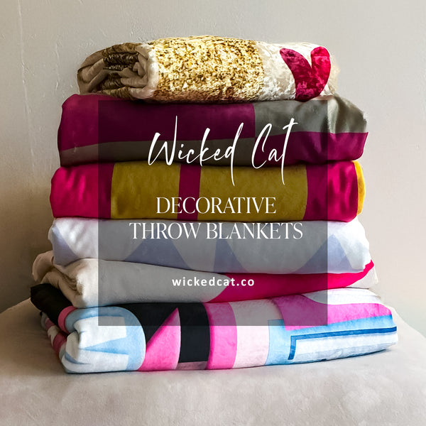 Green and White Art Deco Decorative Throw Blanket