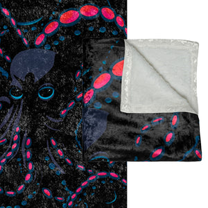 Soft sherpa blanket with 'Octopus Squid Pink & Blue Decorative Throw' design