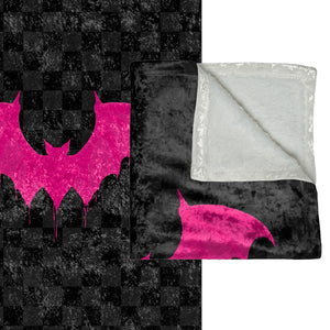 Soft sherpa blanket with 'Black & Pink Bat Checkered Decorative Throw' design